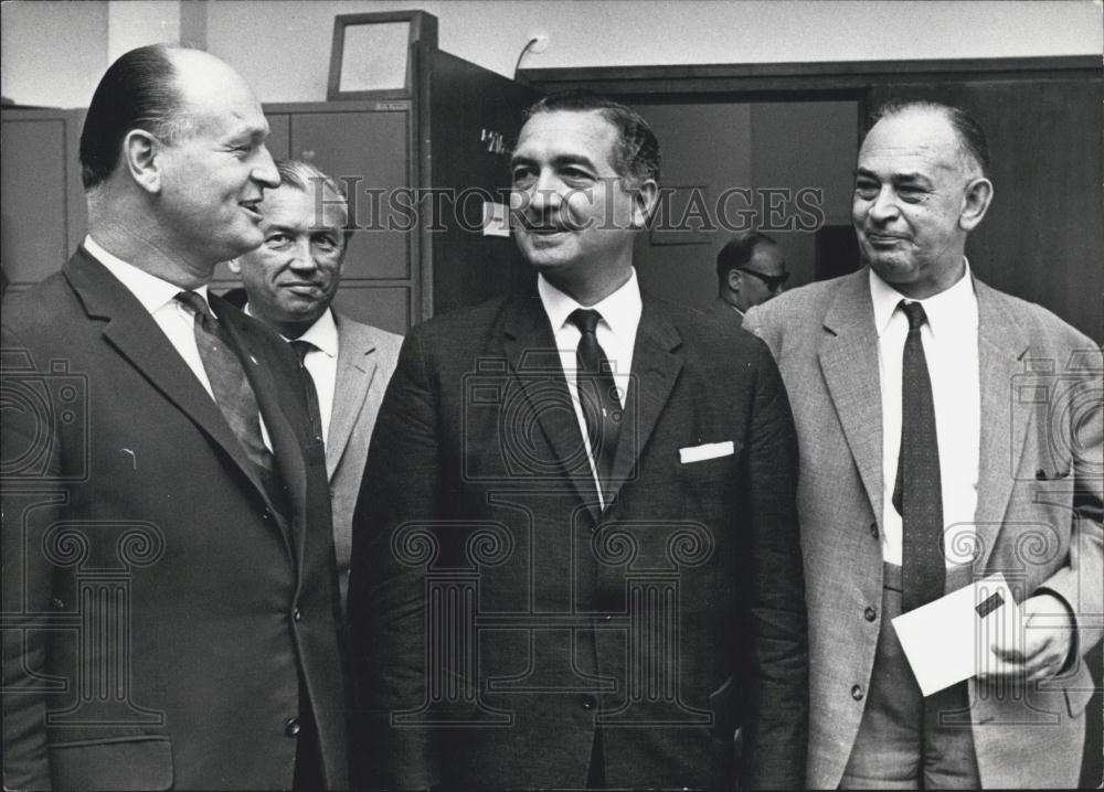 1961 Press Photo Talks Between Adenauer and Mende Members of Democratic Party - Historic Images