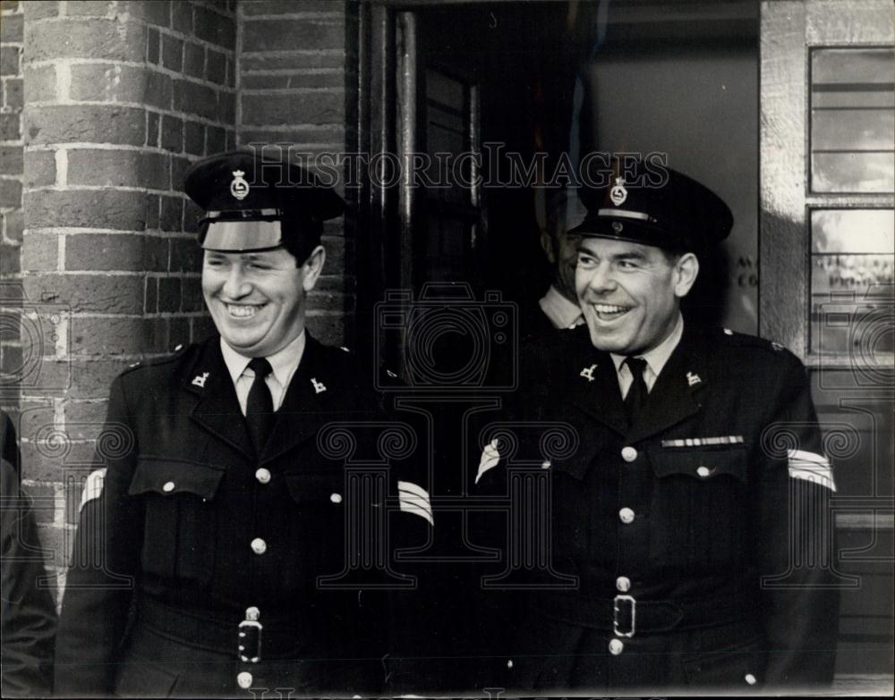 1966 Press Photo Sgt. Peter Smith, left, and Sgt. Oswold Thorne - Historic Images