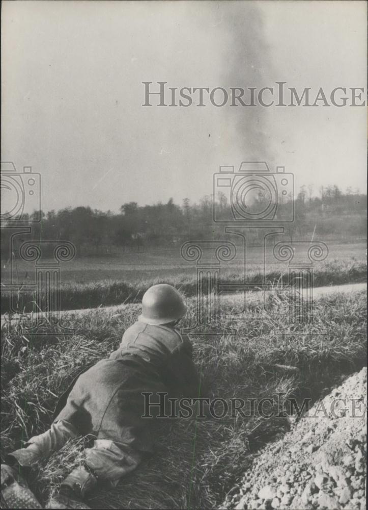 Press Photo Explosions Caused by 200 tons of Munitions in Strasburg - Historic Images