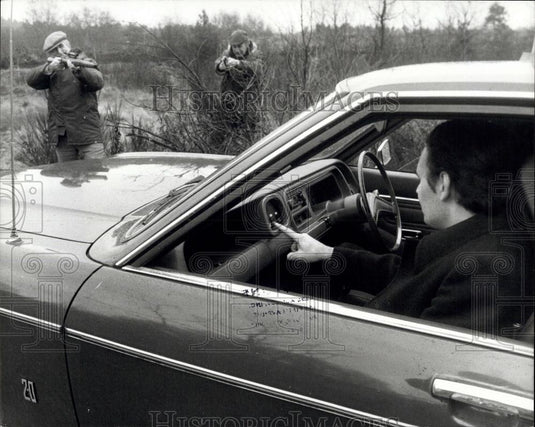 1980 Press Photo Police demonstrate new Radar Detectors - Historic Images