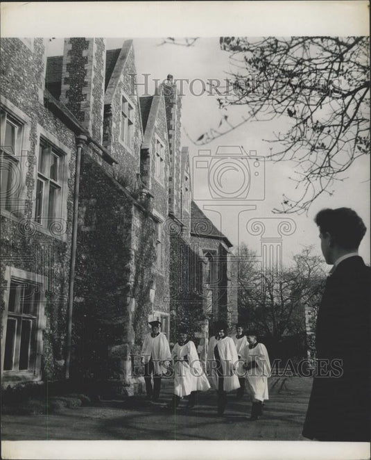Press Photo Britain's Oldest Public School, Scholars of the King's School - Historic Images