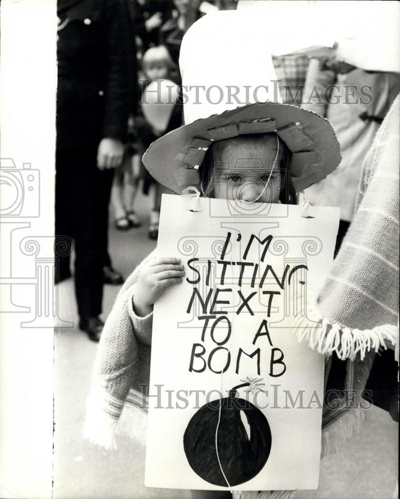 Press Photo Sheona Siewetsen, 5 in prtotest march - Historic Images