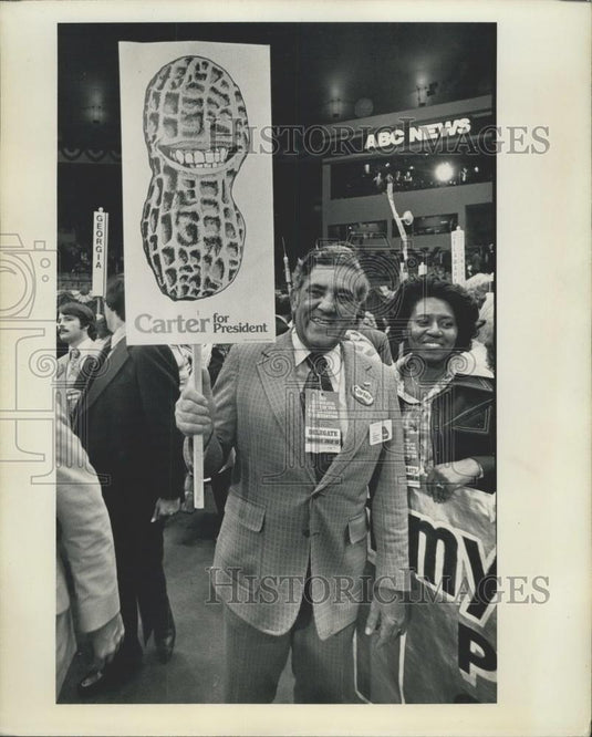 1976 Press Photo Carter delegate at the N.Democratic.C. Madison Square Garden - Historic Images