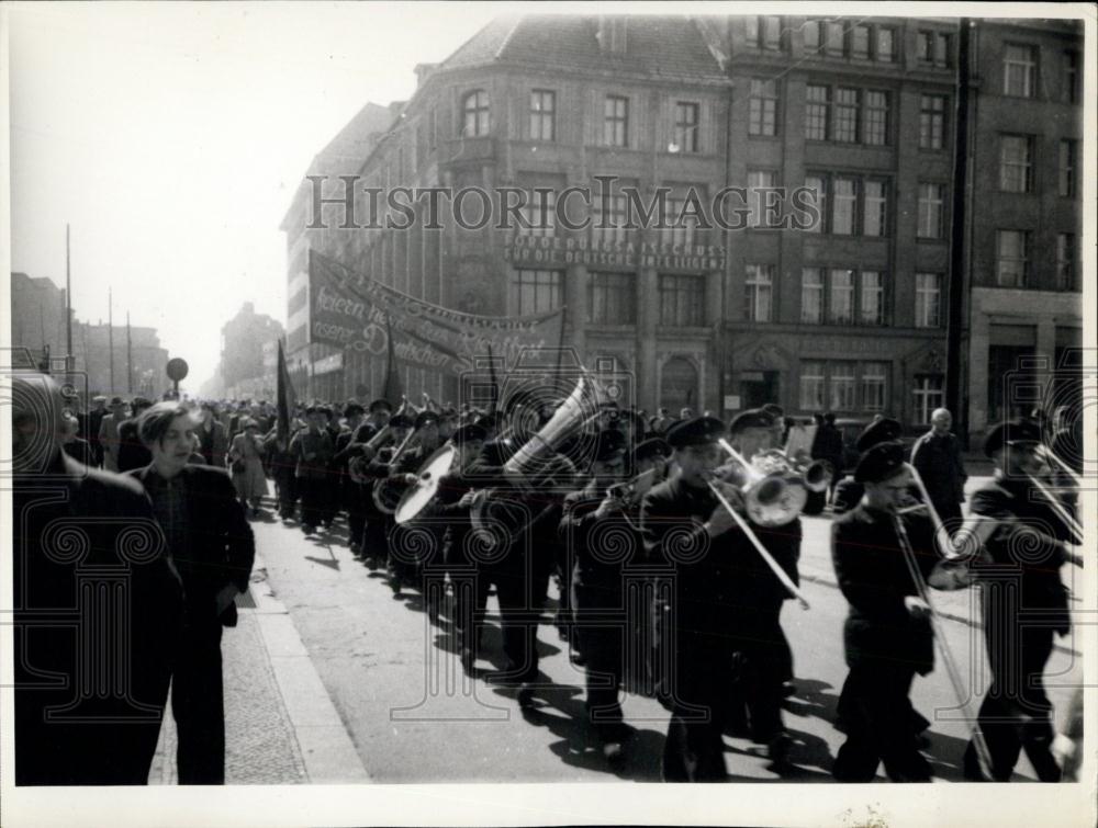 1953 Press Photo a &quot;demonstration of the Peace-Will of the Workers&quot;, - Historic Images