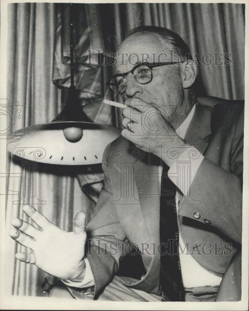 1957 Press Photo Senator Burke Hickenlooper - Historic Images