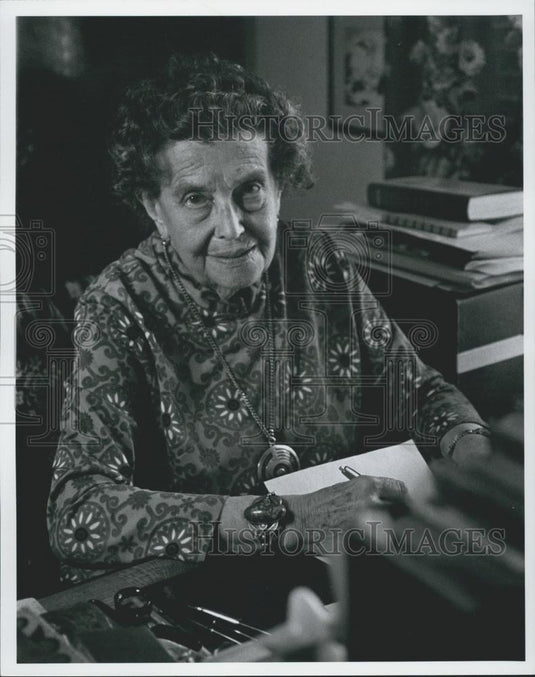 Press Photo Auguste Adler Reinhardt's Secretary - Historic Images
