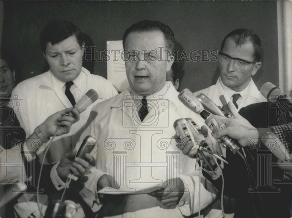 1968 Press Photo French harvest Transplant -- First in Europe -- surgeons - Historic Images