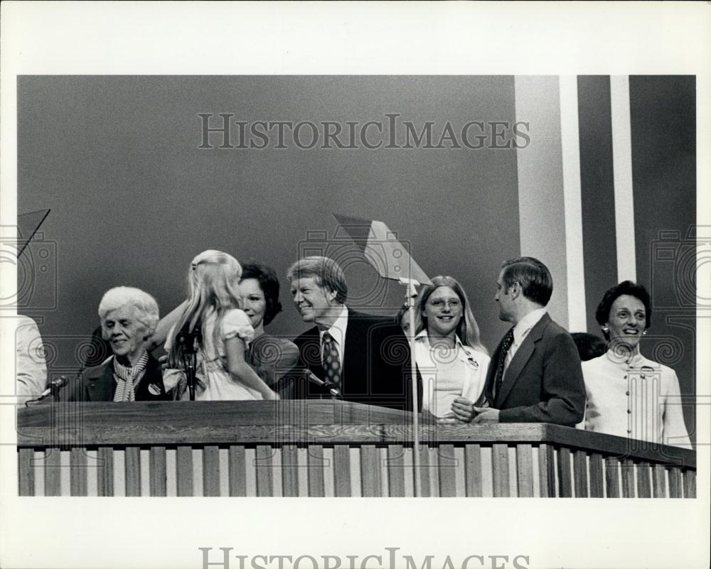1976 Press Photo The Carters & Mondales at the Nati Democratic Party Convention - Historic Images