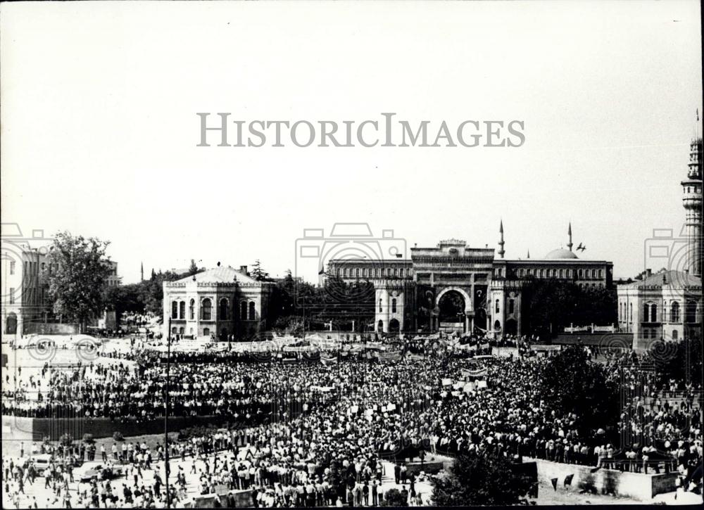 1968 Press Photo Anti-Communist Rally At Istanbul University - Historic Images