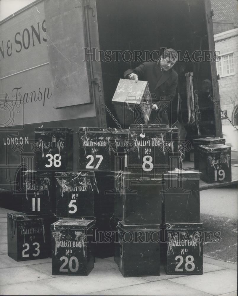 1966 Press Photo Ballet Boxes Being Prepared For Next Day's Election - Historic Images