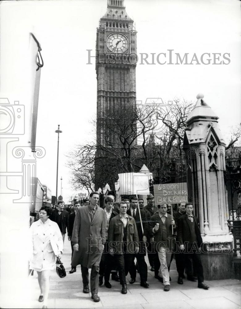 1968 Press Photo Dockers March On House Of Commons - Historic Images