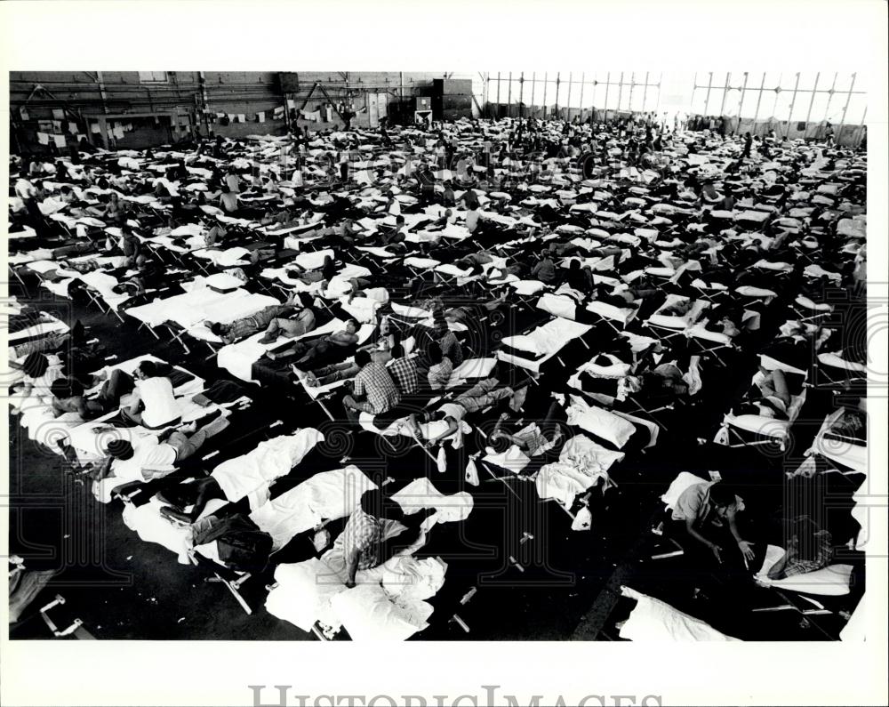 Press Photo 700 Cuban refugees were held in an air craft hangar in Florida - Historic Images