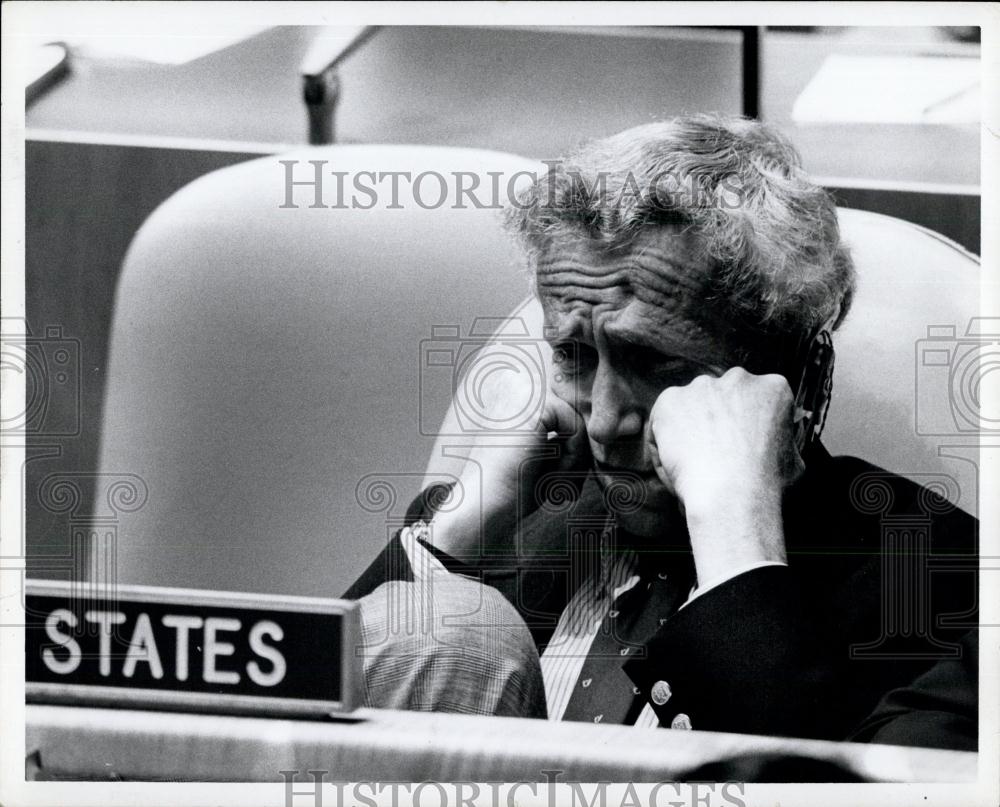 Press Photo U.S. Ambassador Charles Lichenmsterin Asleep During Meeting - Historic Images