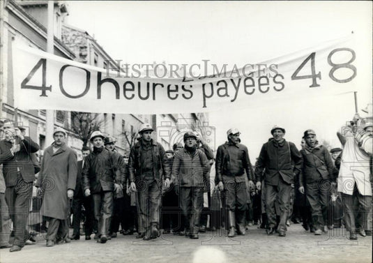 1963 Press Photo Workers Of Iron Ore Mines Participate At The 'March To Paris' - Historic Images