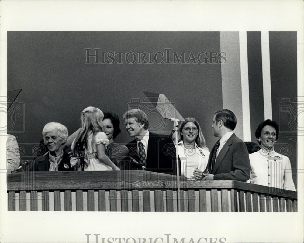 1976 Press Photo The Carters&amp; Mondales at the Natl. Democratic Party Conv. - Historic Images