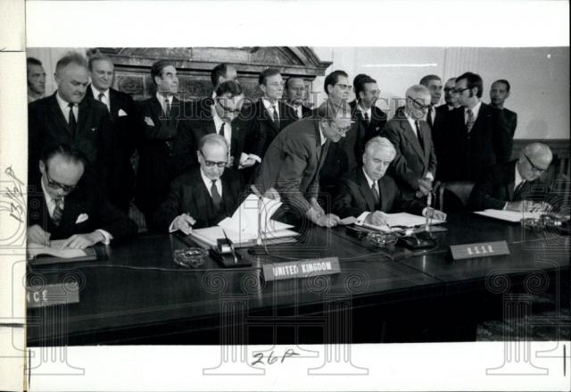 Press Photo Signature of the Berlin-Papers.East Berliners may visit West Berlin - Historic Images