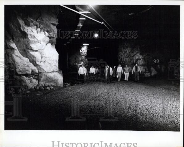 Press Photo Underground Streets of Safe City - Historic Images