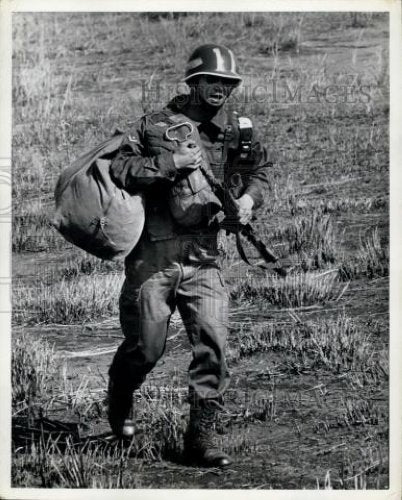 1982 Press Photo Japanese Self Defense Force 1st Airborne Brigade Training - Historic Images