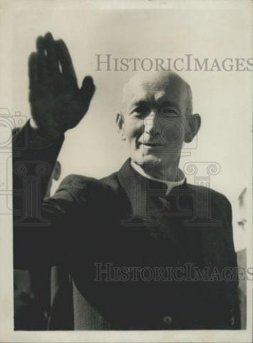 1953 Press Photo Father Thomas Quinalan who was held in N Korea for 2 yrs - Historic Images