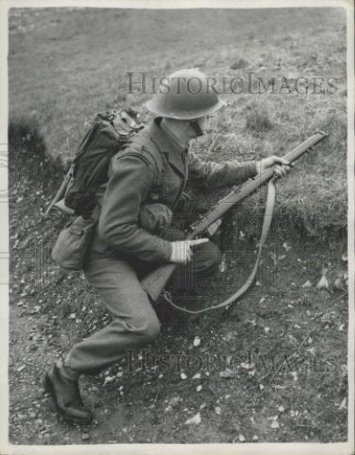 1954 Press Photo New lightweight harness equipment for carrying gear - - Historic Images