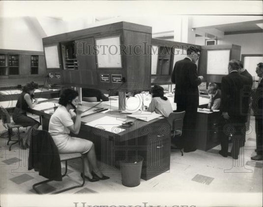 Press Photo London Weather Centre Moved To Holborn - Historic Images