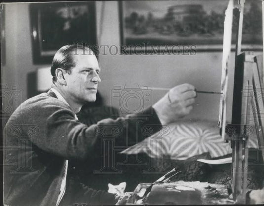1969 Press Photo The Duke of Edinburgh, painting - Historic Images