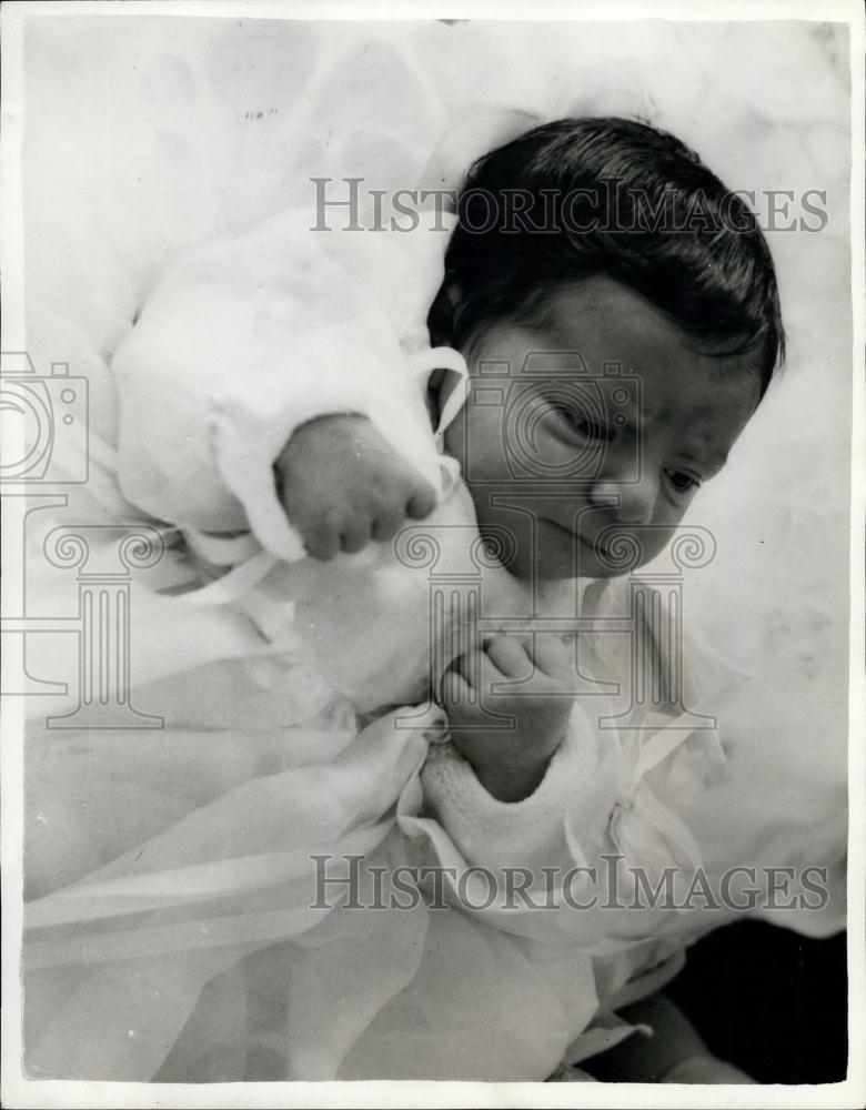 1963 Press Photo The baby daughter - born to Queen Farah of Persia. - Historic Images