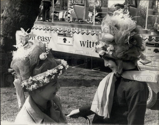 1966 Press Photo London's Easter Parade in Battersea Park - Historic Images