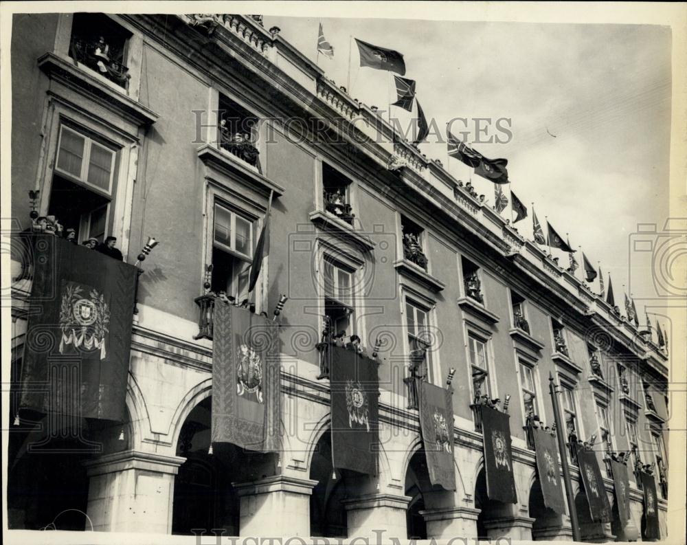 1957 Press Photo Banners and decorations hung for Queen&#39;s visit to Lisbon - Historic Images