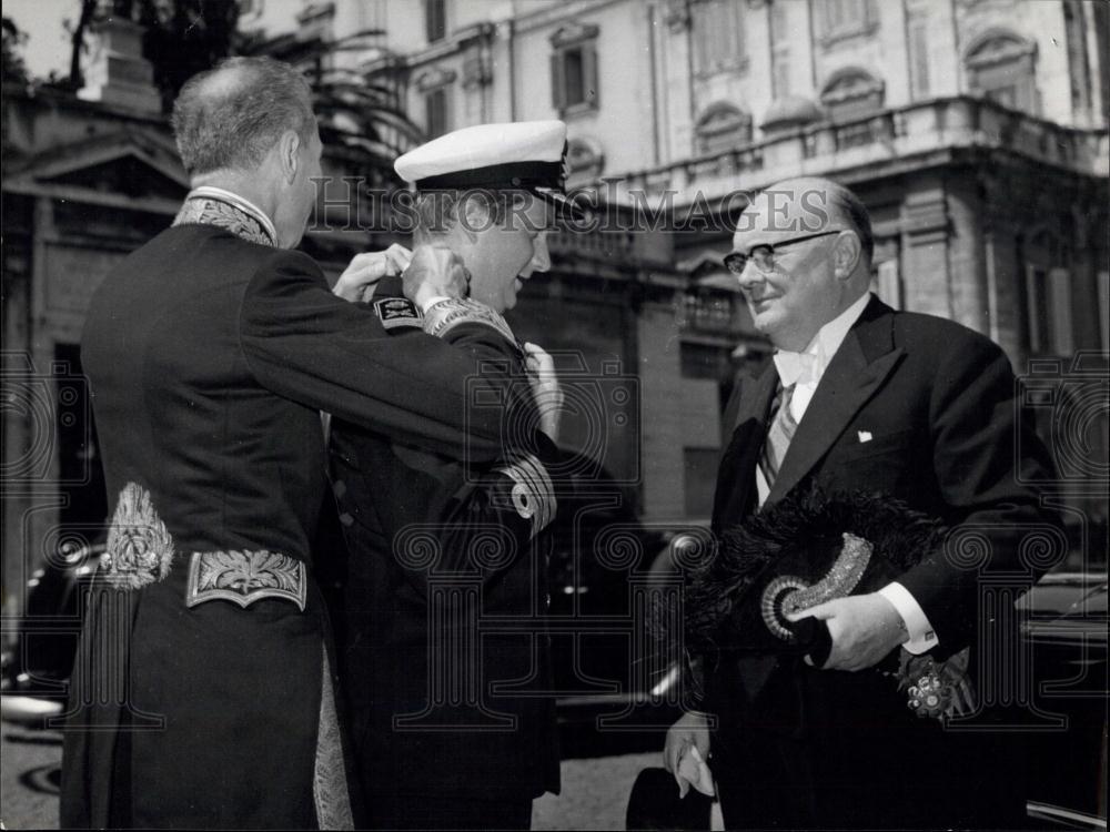 Press Photo Prince Alberto of Liegi accompanied by Foreign Affairs Minister - Historic Images