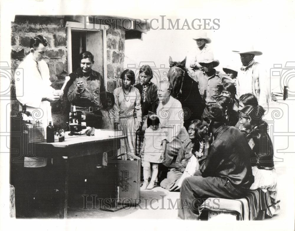 1940 Press Photo Medicine man traditional healers - Historic Images