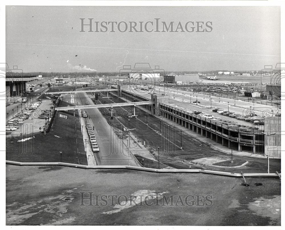 1963 Press Photo Metropolitan Airport Parking - Historic Images