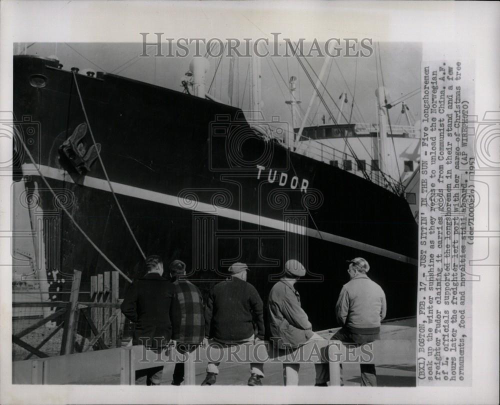 1951 Press Photo Norwegian Freighter Tudor Communist Ch - Historic Images