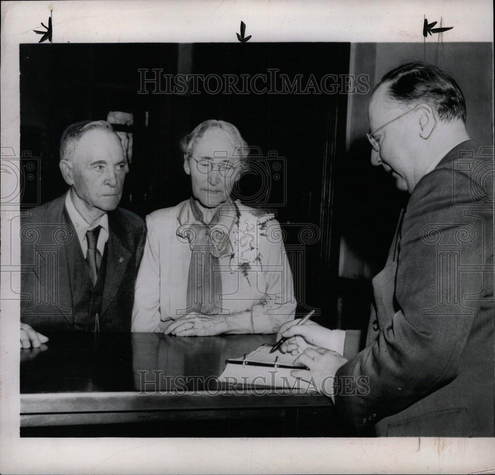 1948 Press Photo William O. Muegrove &amp; Elizabeth Pence - Historic Images