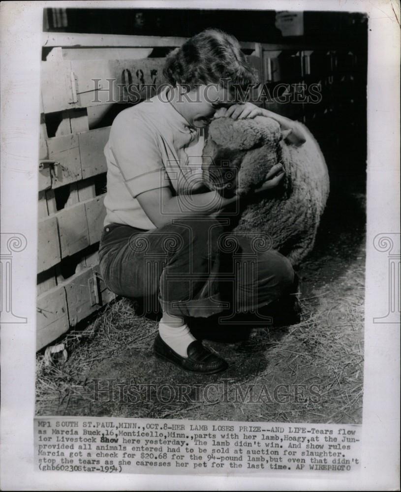 1954 Press Photo Marcia Buck,raise a friend - Historic Images