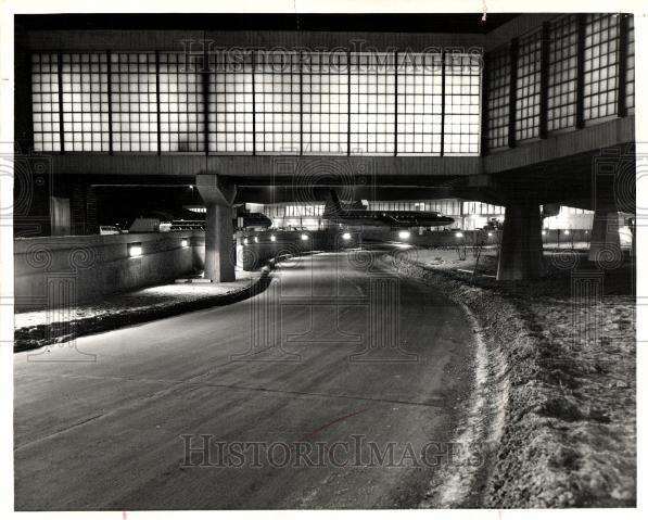 1967 Press Photo Metropolitan Airport - Historic Images