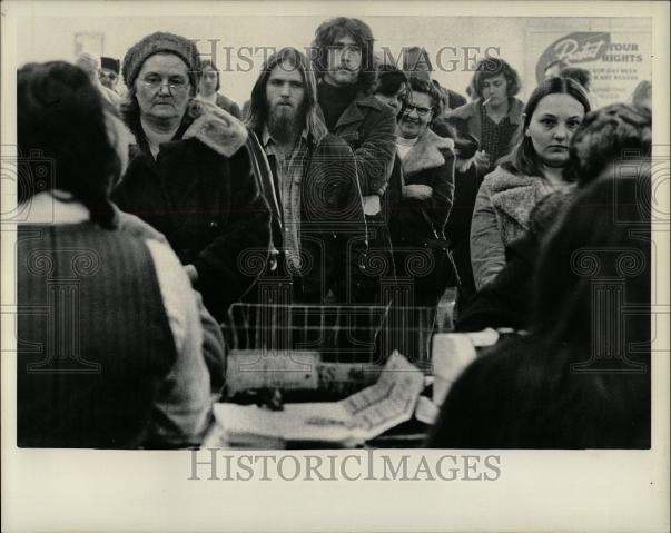 1975 Press Photo Michigan Employment Security - Historic Images