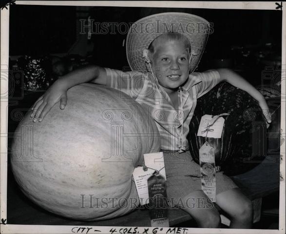 1956 Press Photo Michigan State Fair Largest Pumpkin - Historic Images