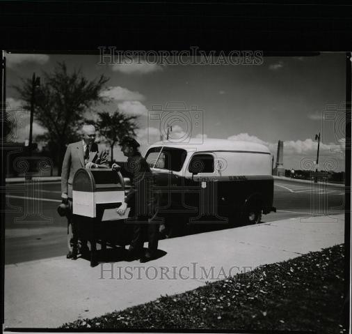 1954 Press Photo mail service - Historic Images