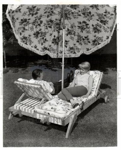 1965 Press Photo Lawn Furniture - Historic Images