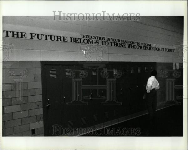 1993 Press Photo Malcolm X.Academy hallway - Historic Images