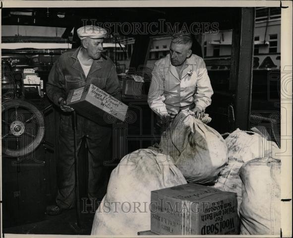 1948 Press Photo twin brothers cargo delivered freighte - Historic Images