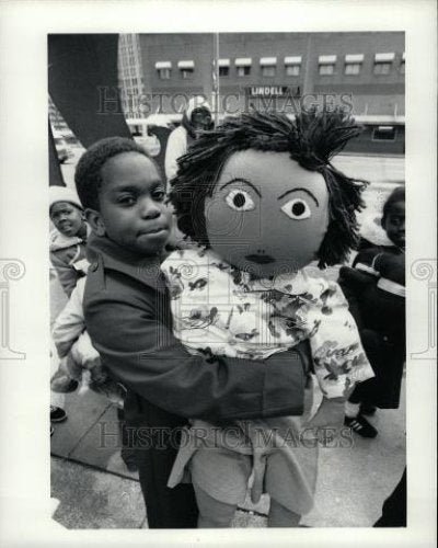 Press Photo Michigan Bell Telephone Share A Toy - Historic Images