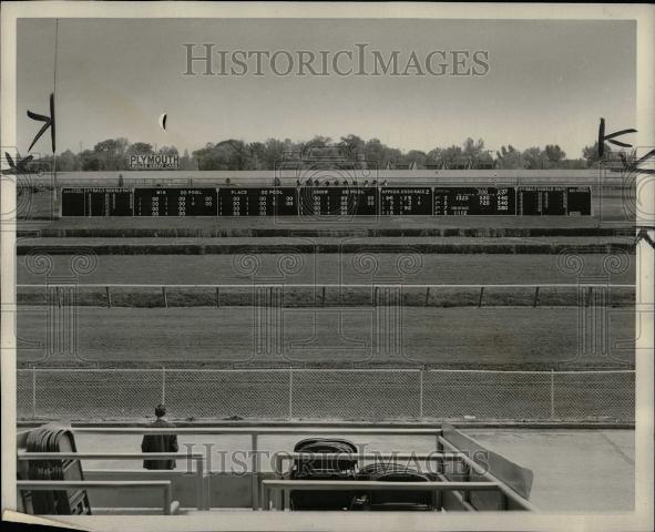 1949 Press Photo Detroit Tote Board Turf fairgrounds - Historic Images