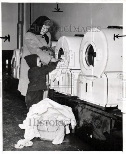 1943 Press Photo Mrs. Joseph Poswalk - Historic Images