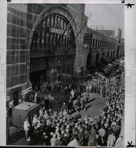 1954 Press Photo Song Shoremen Strike - Historic Images