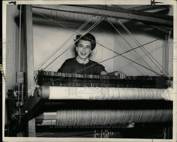 1950 Press Photo Michigan Weaver Loom - Historic Images