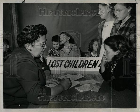 1949 Press Photo Mary DelBarbra Jeannete Dings Fair - Historic Images