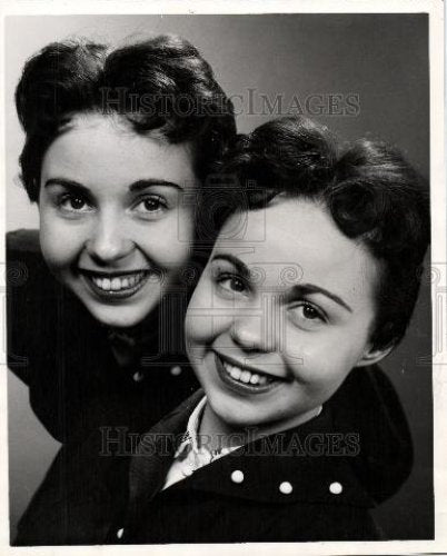 1956 Press Photo Tracey Twins Woodside Park Oak - Historic Images
