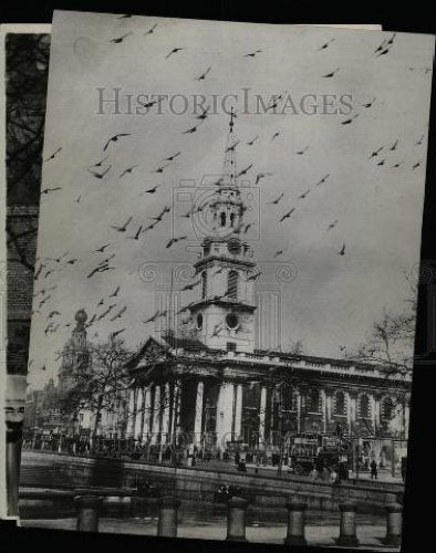 1933 Press Photo Oliver Goldsmith Temple Churchyard - Historic Images